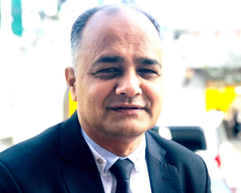 प्रधानन्यायाधीशलाई बाँकी न्यायाधीशले मात्रै नैतिक दबाब दिएर कुनै पनि बेला बिदा गर्न सक्छन्